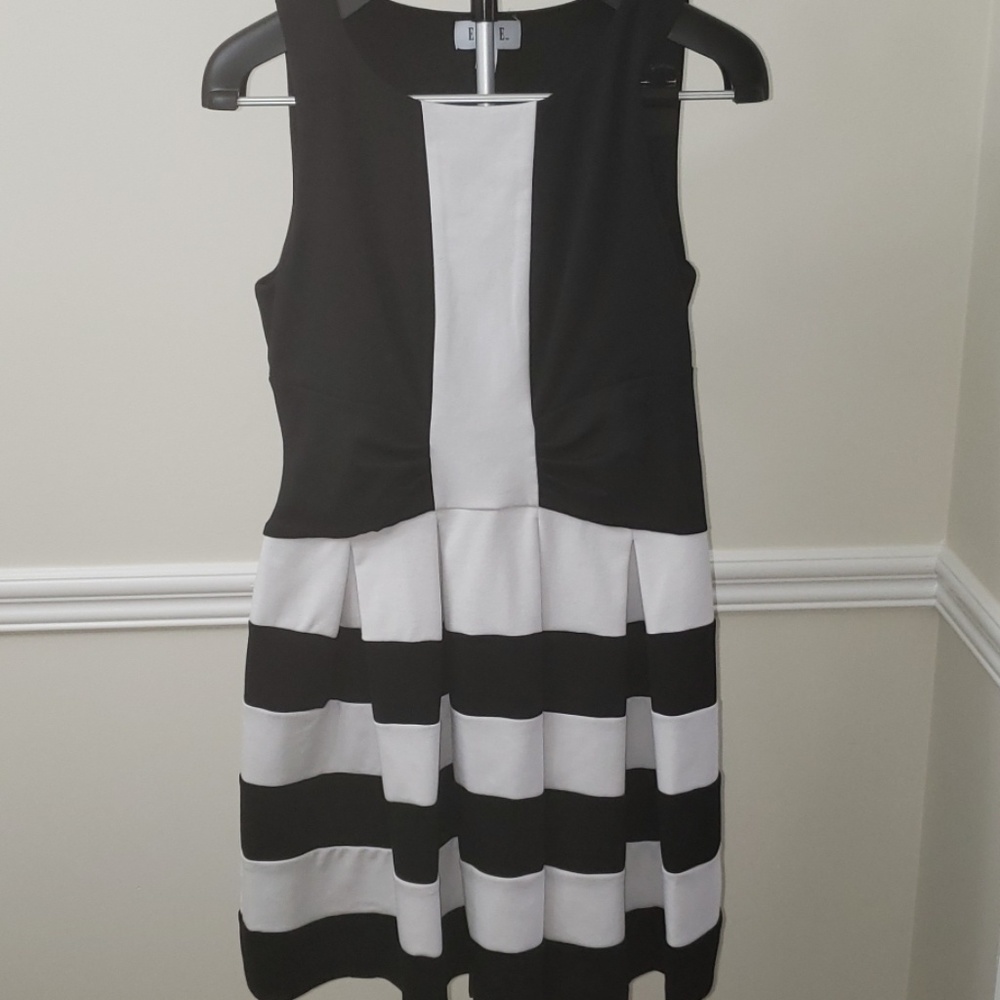 Elle black and white dress